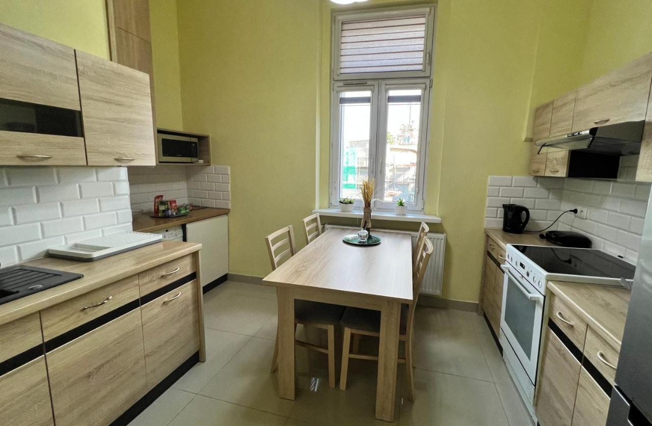 Wolnosci 21 Jelenia Gora Appartement Buitenkant foto