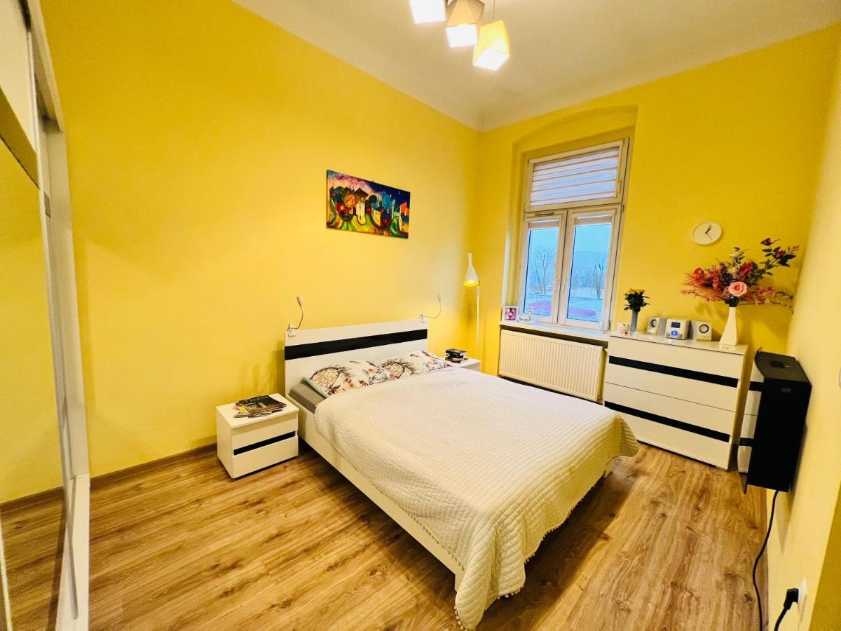 Wolnosci 21 Jelenia Gora Appartement Buitenkant foto