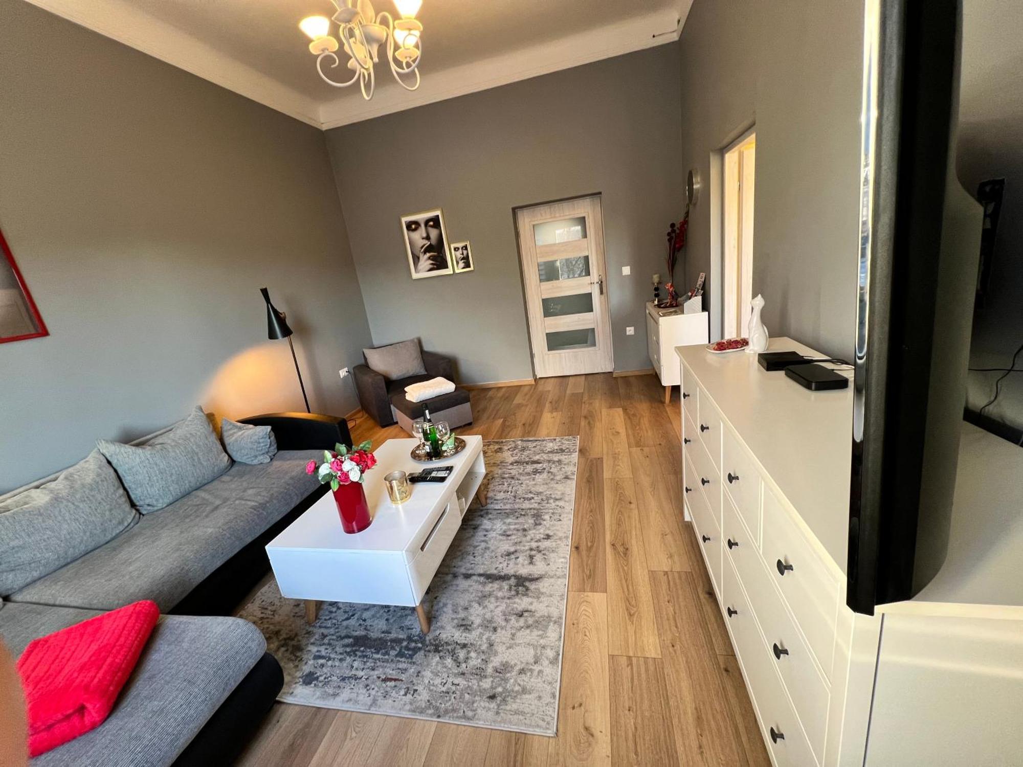 Wolnosci 21 Jelenia Gora Appartement Buitenkant foto