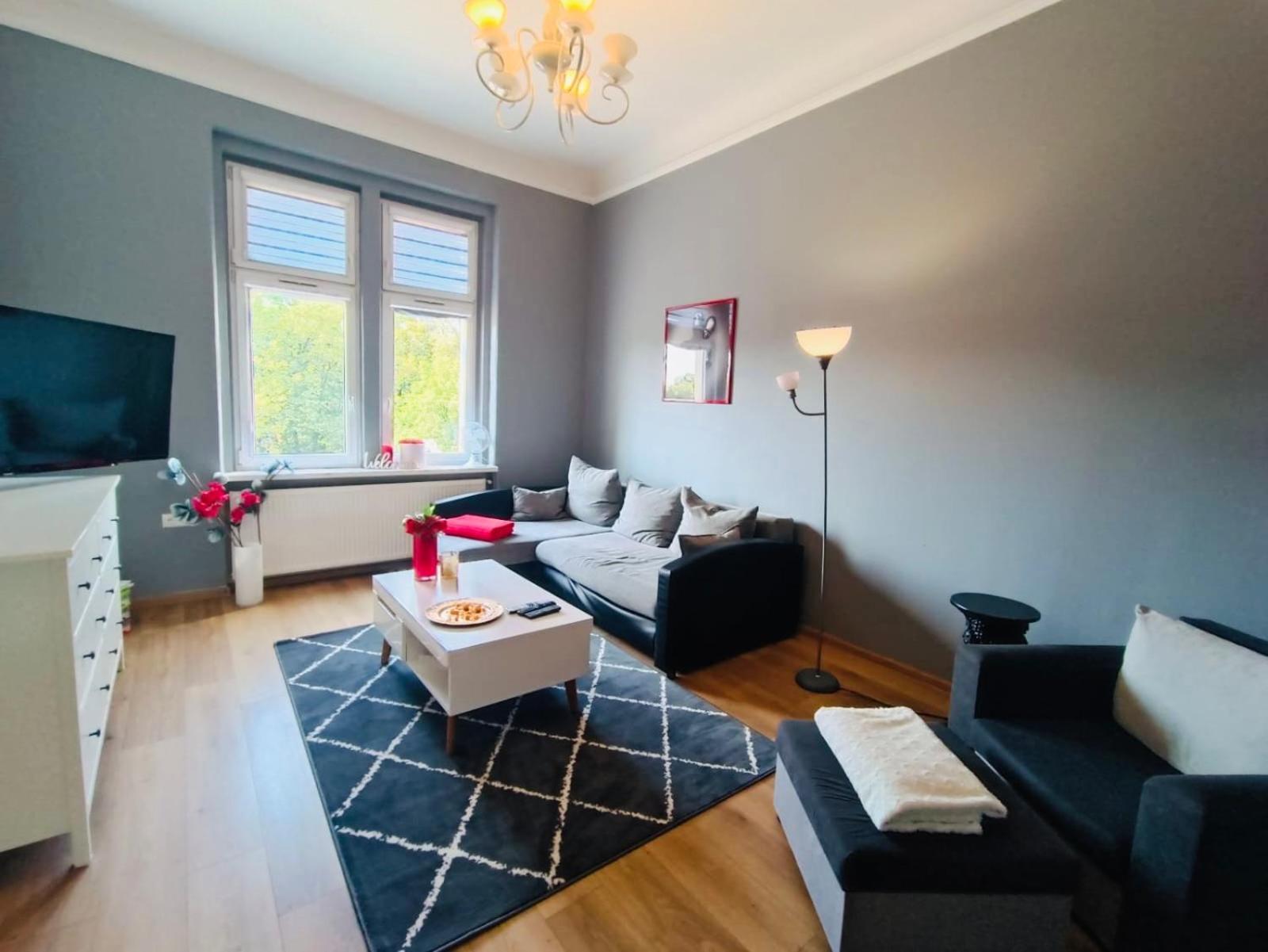 Wolnosci 21 Jelenia Gora Appartement Buitenkant foto
