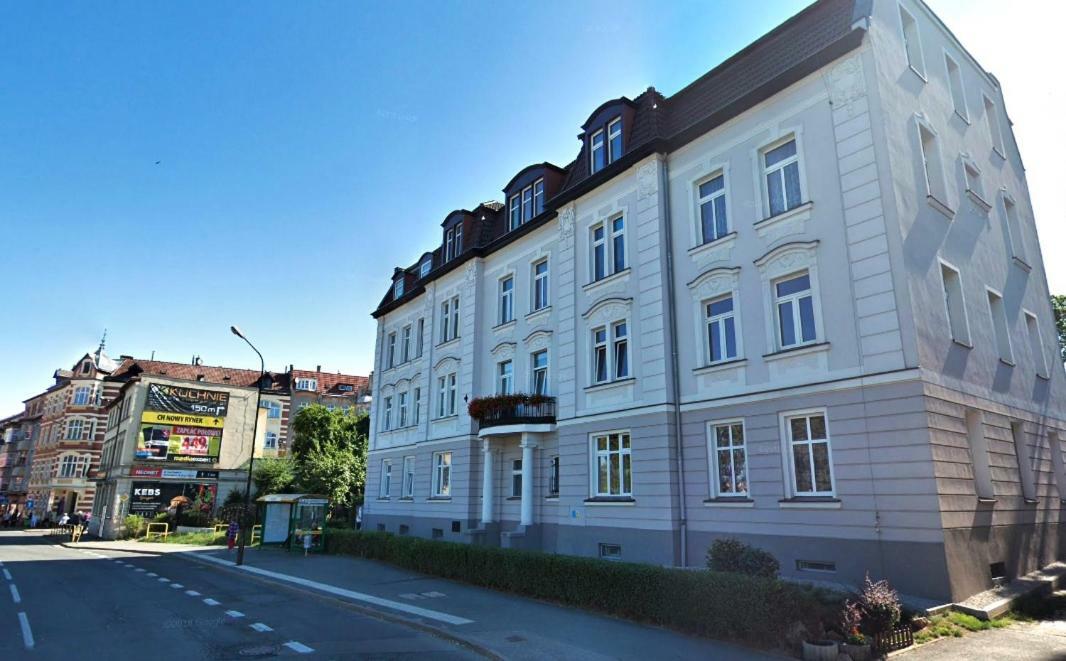 Wolnosci 21 Jelenia Gora Appartement Buitenkant foto